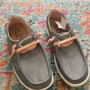 Hey dude Women size 8